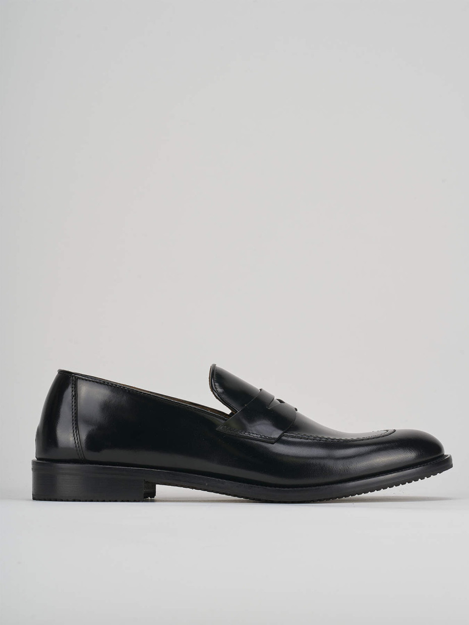 Loafers heel 1 cm black leather