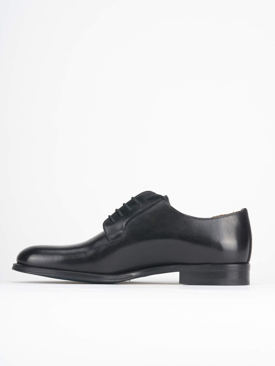 Lace-up shoes black leather