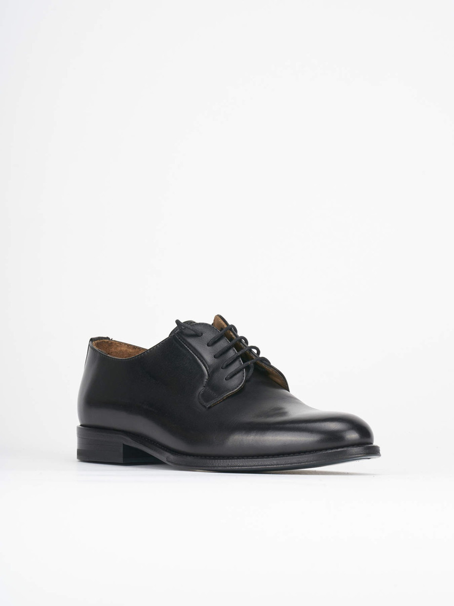 Lace-up shoes black leather