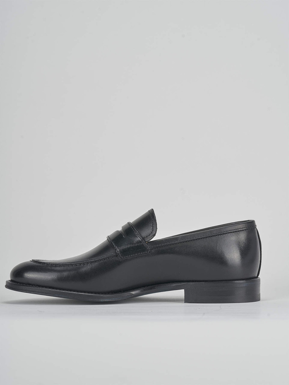 Loafers heel 1 cm black leather