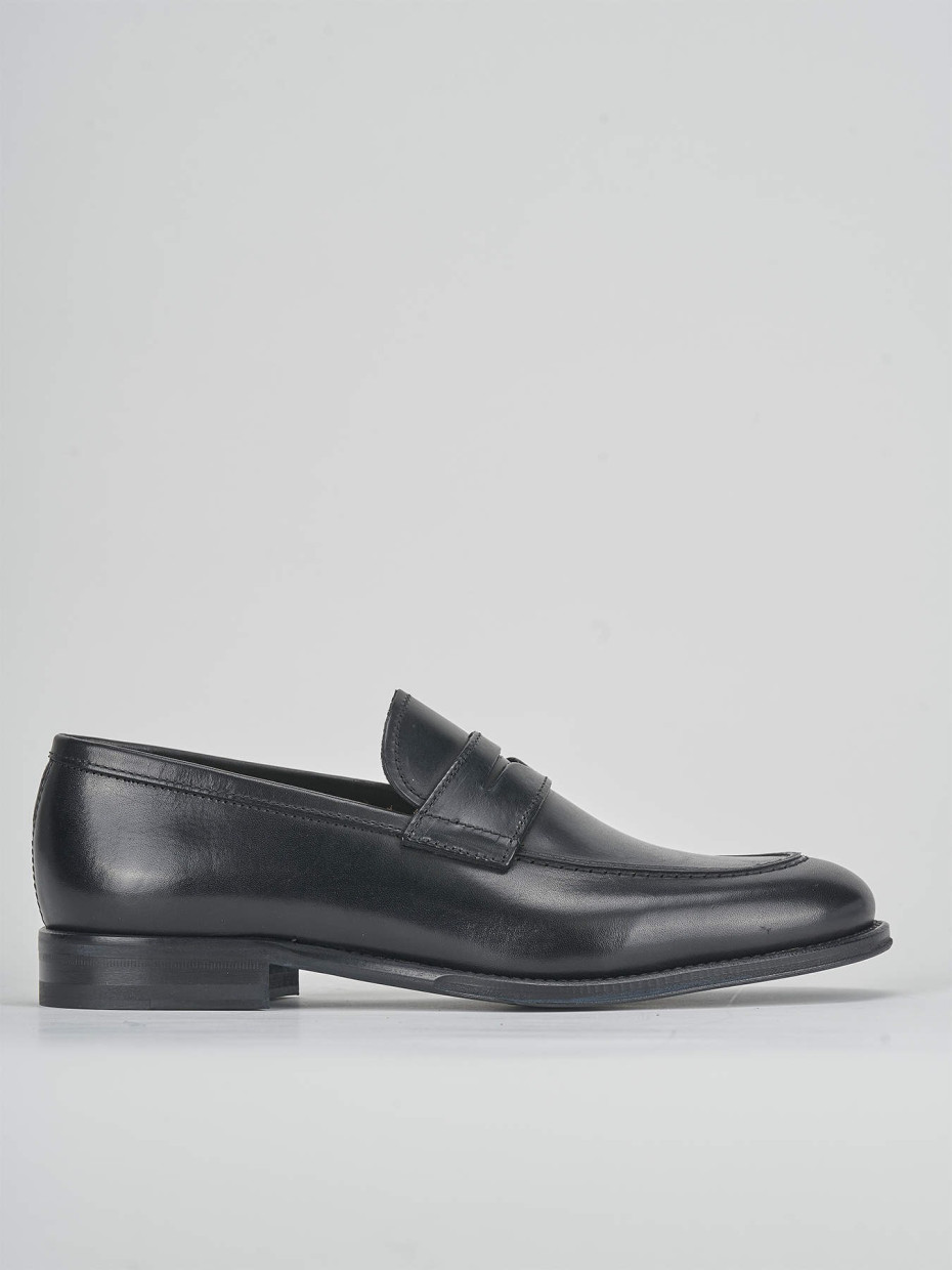 Loafers heel 1 cm black leather