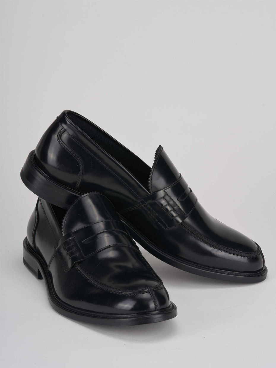 Loafers black leather