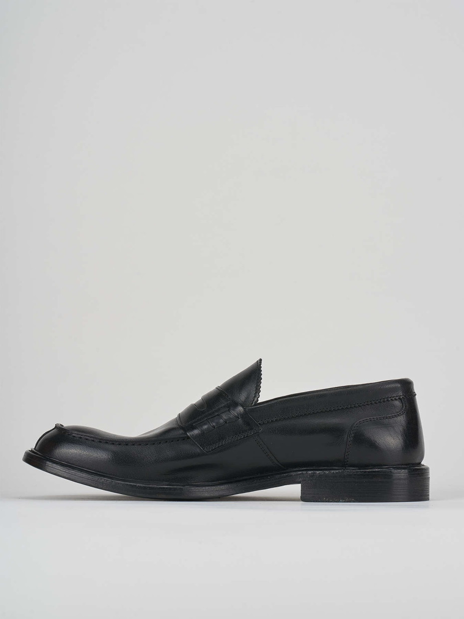 Loafers heel 1 cm black leather