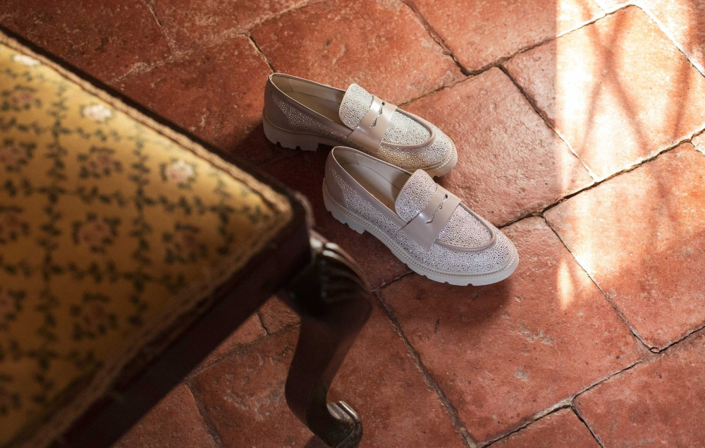 Loafers heel 3 cm beige leather