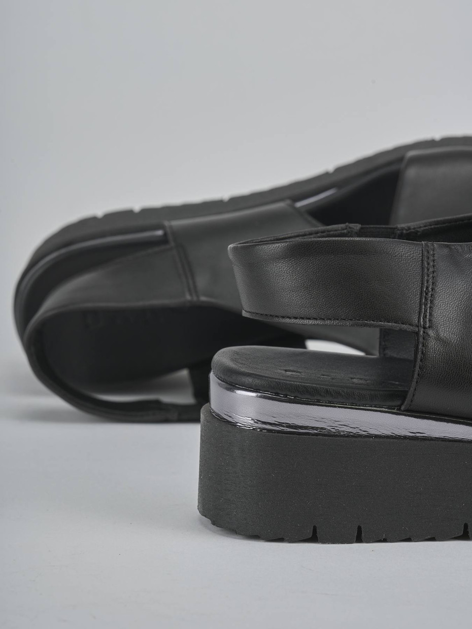 Wedge heels heel 4 cm black leather