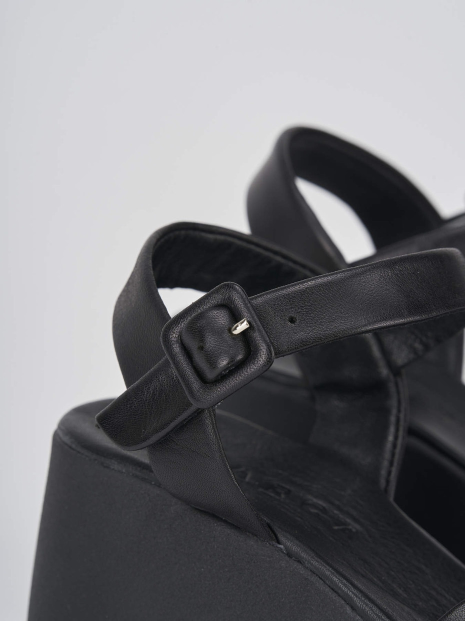 Wedge heels heel 8 cm black leather