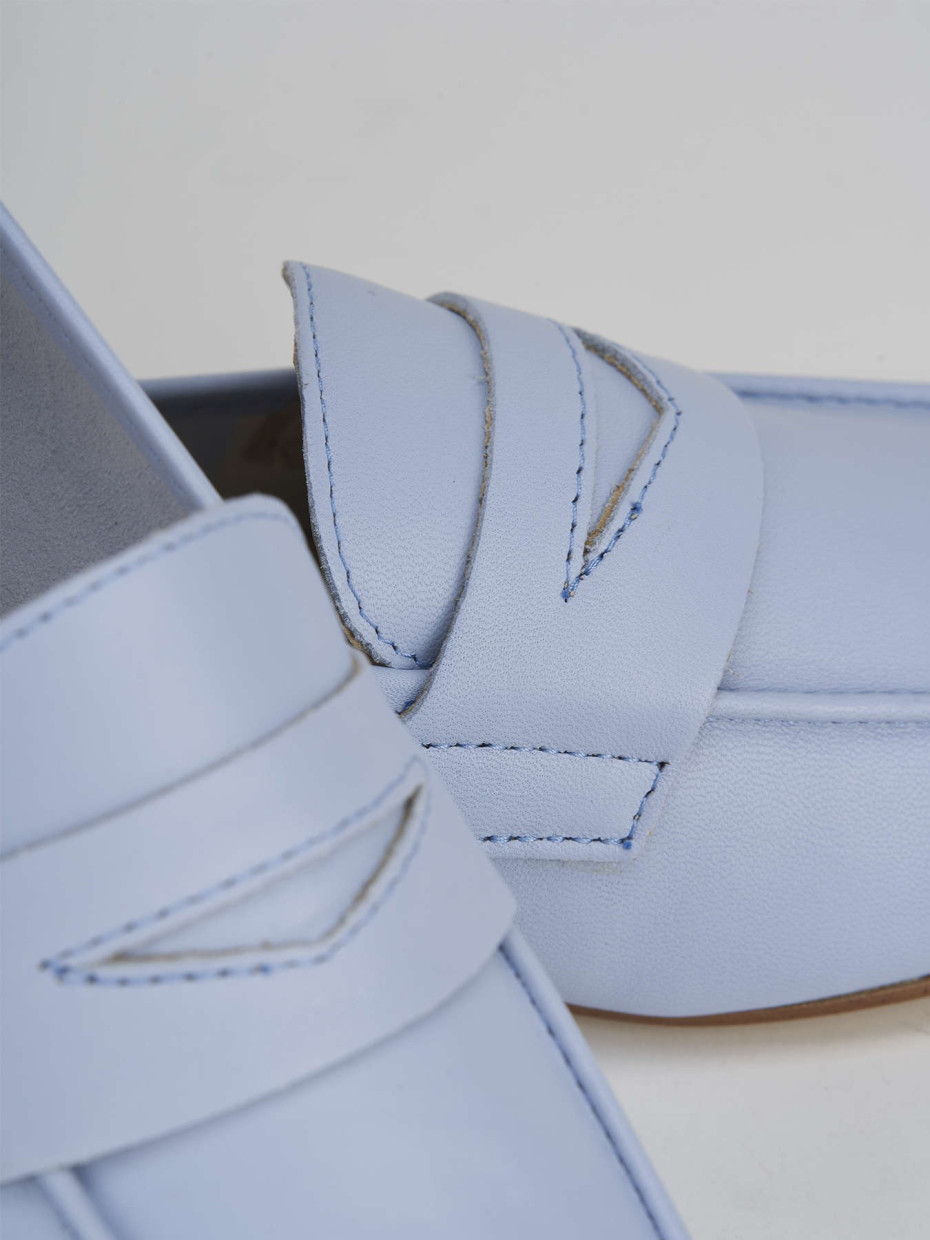 Loafers heel 1 cm light blue leather