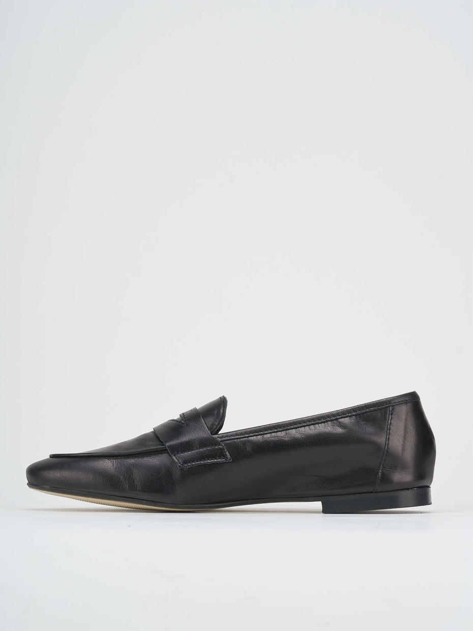 Loafers heel 1 cm black leather