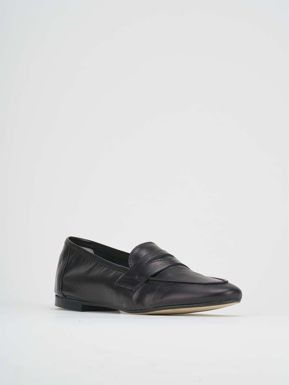 Loafers heel 1 cm black leather