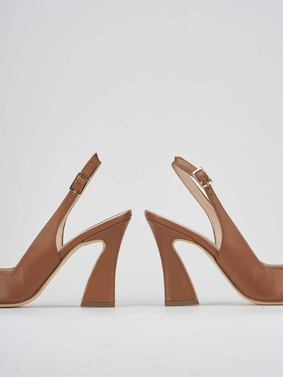 Pumps heel 9 cm brown leather
