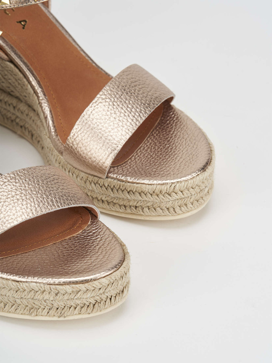 Wedge heels heel 9 cm bronze leather