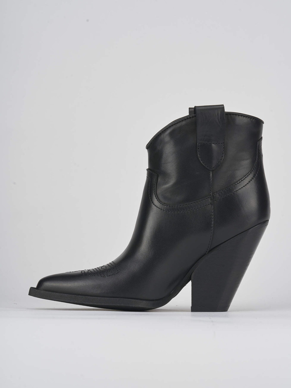 High heel ankle boots heel 7 cm black leather