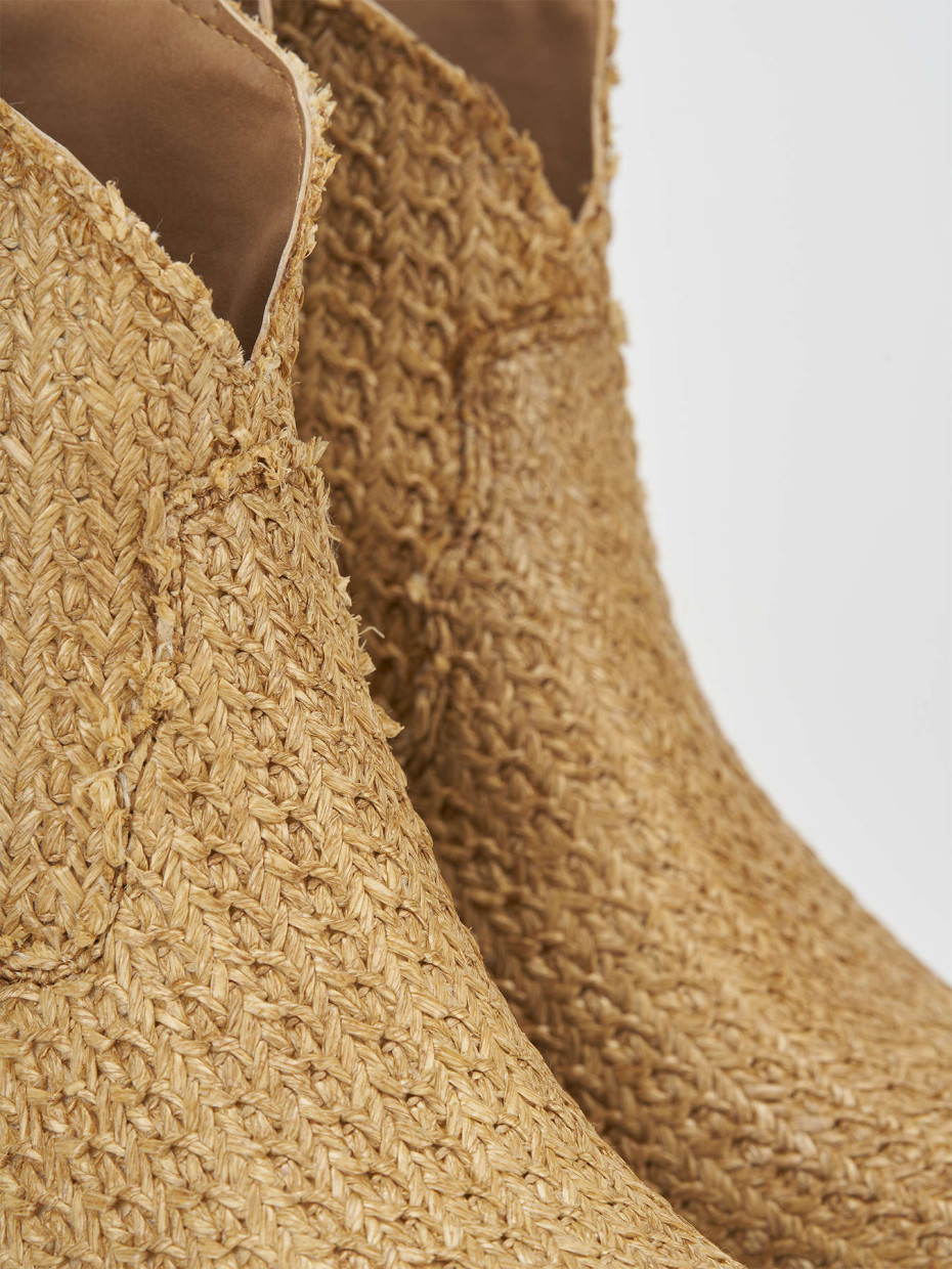 Low heel ankle boots heel 4 cm beige leather