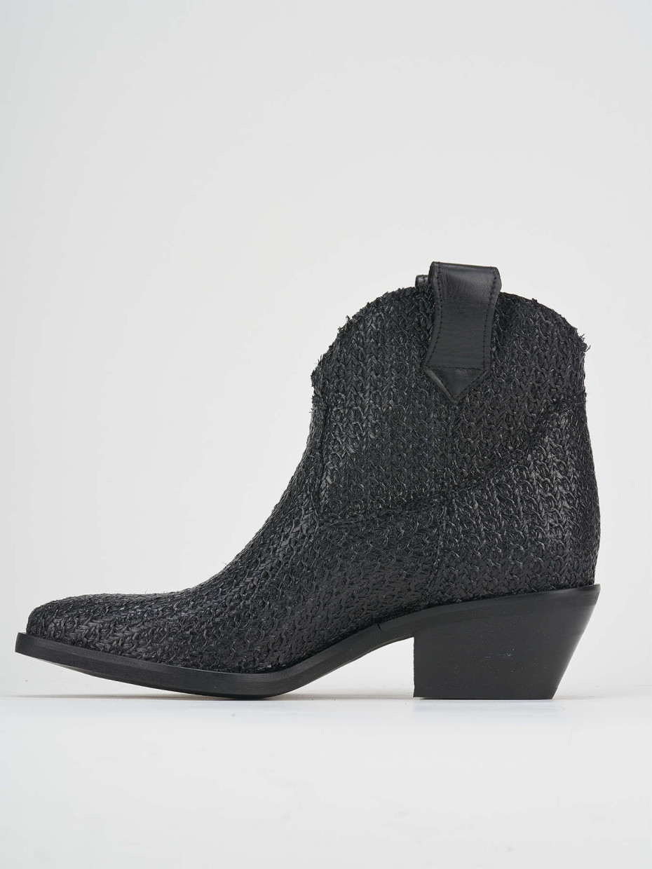 Low heel ankle boots heel 4 cm black leather