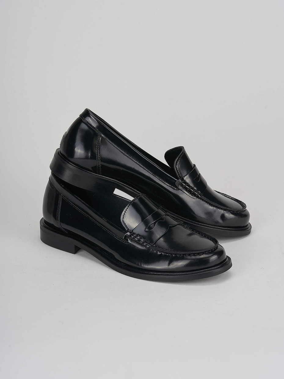 Loafers heel 2 cm black leather