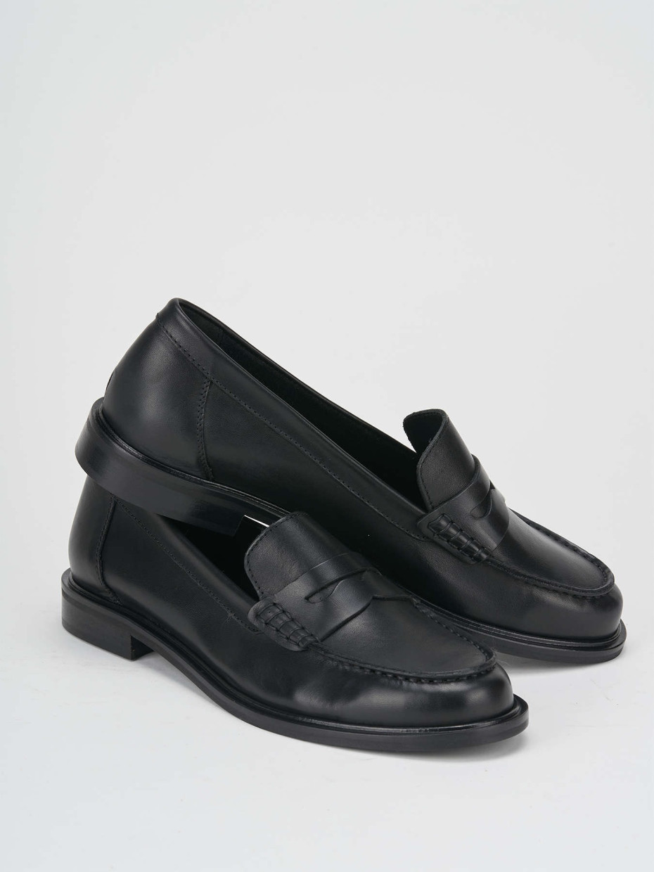 Loafers heel 1 cm black leather