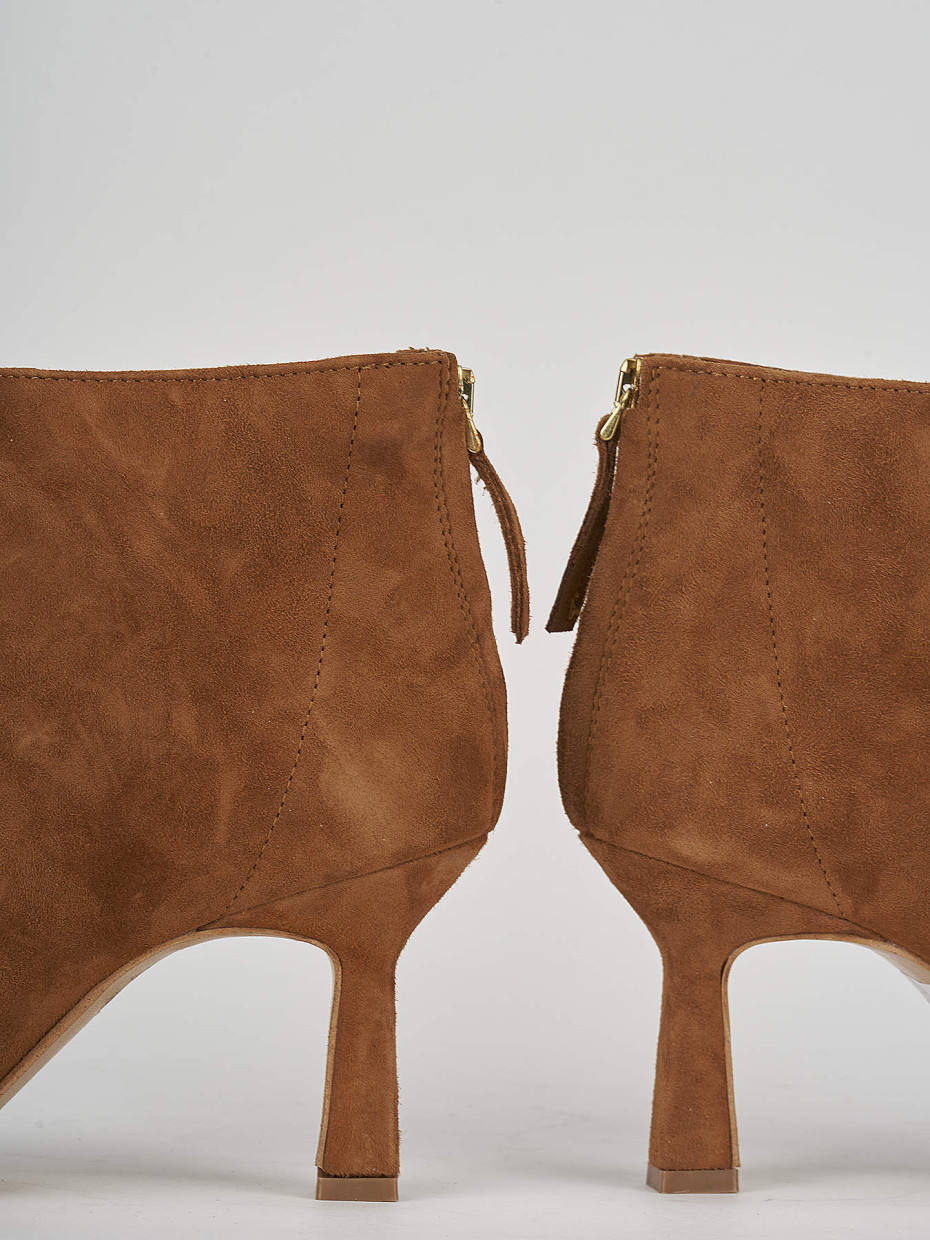 High heel ankle boots heel 7 cm brown suede