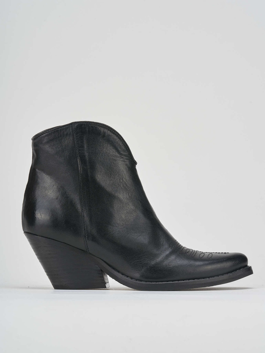 High heel ankle boots heel 6 cm black leather