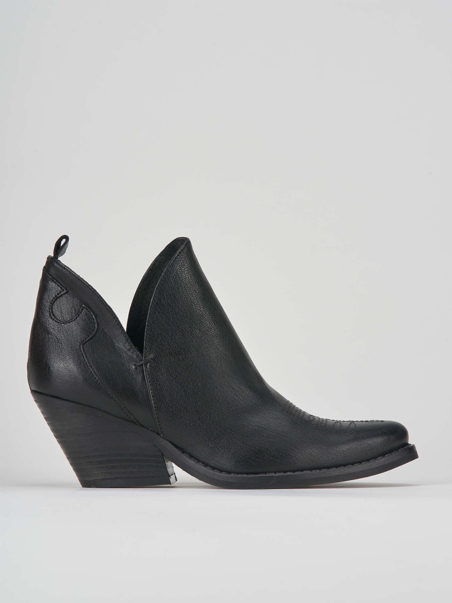 High heel ankle boots heel 6 cm black leather