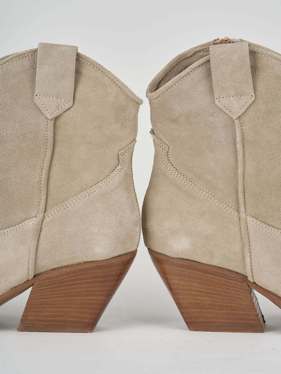 High heel ankle boots heel 7 cm beige suede