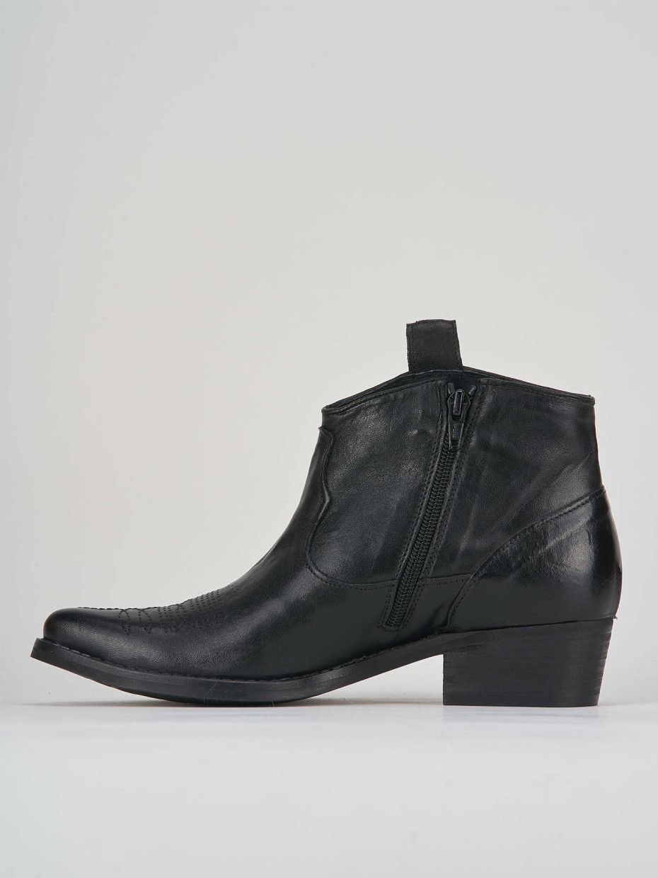 Low heel ankle boots heel 3 cm black leather