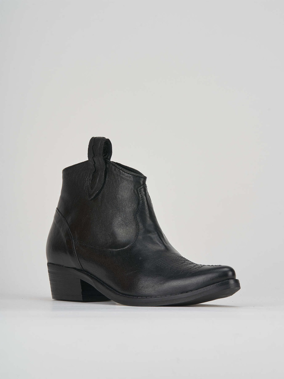 Low heel ankle boots heel 3 cm black leather