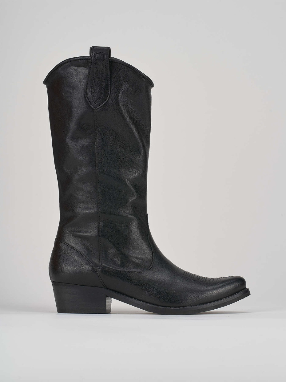 Low heel boots heel 3 cm black leather