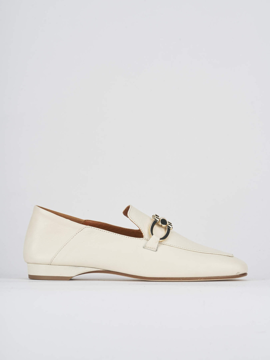 Loafers heel 2 cm beige leather