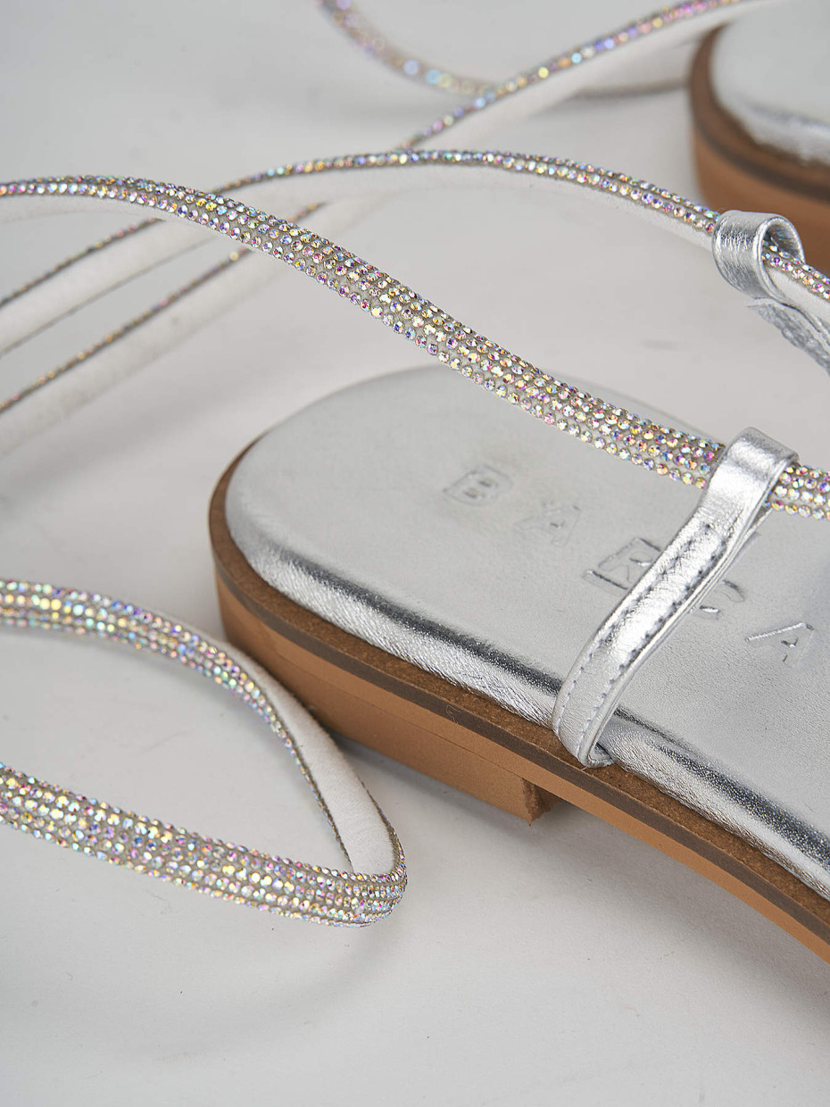 Silver sandals 1 inch heel discount