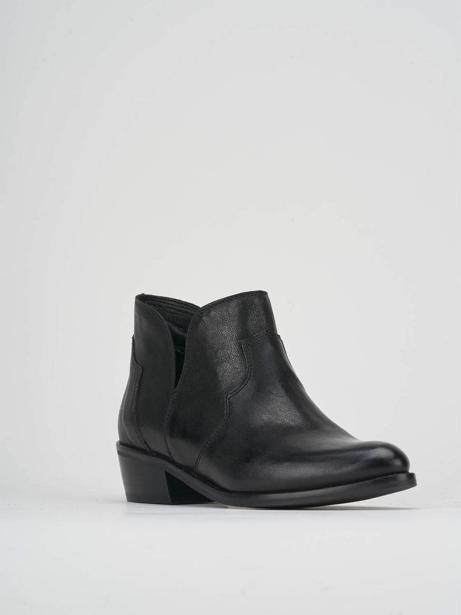 Low heel ankle boots heel 3 cm black leather