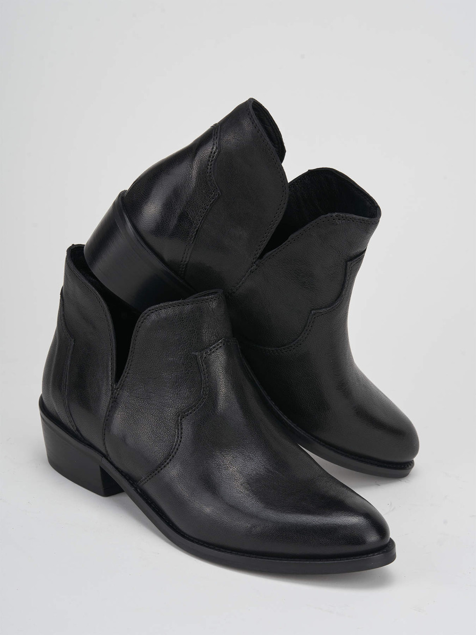 Low heel ankle boots heel 3 cm black leather