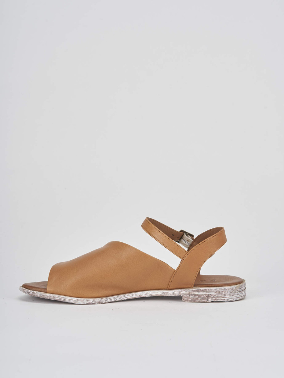 Sandalo tacco 1 cm marrone pelle
