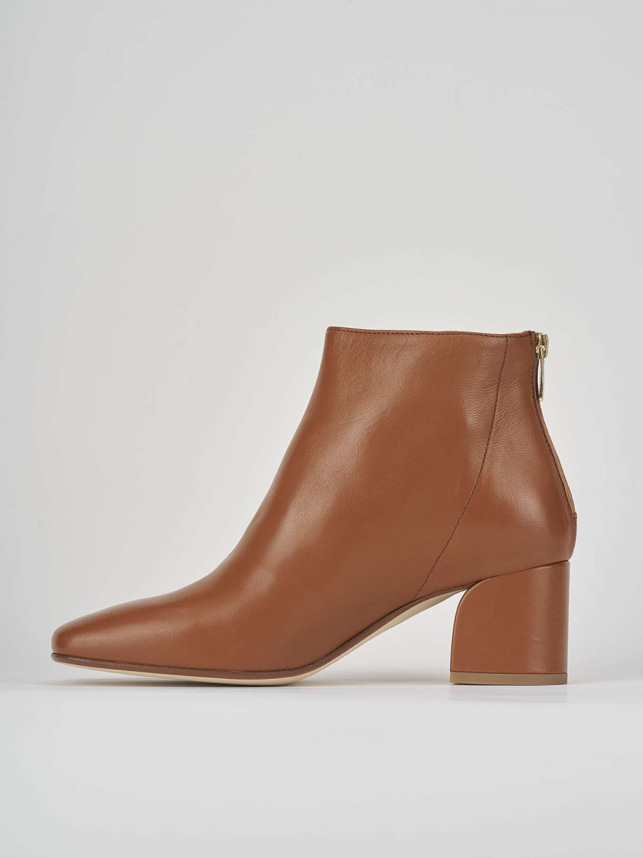 High heel ankle boots heel 5 cm brown leather