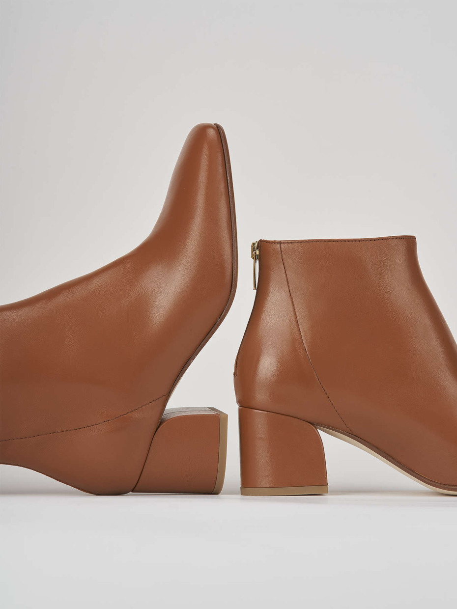 High heel ankle boots heel 5 cm brown leather