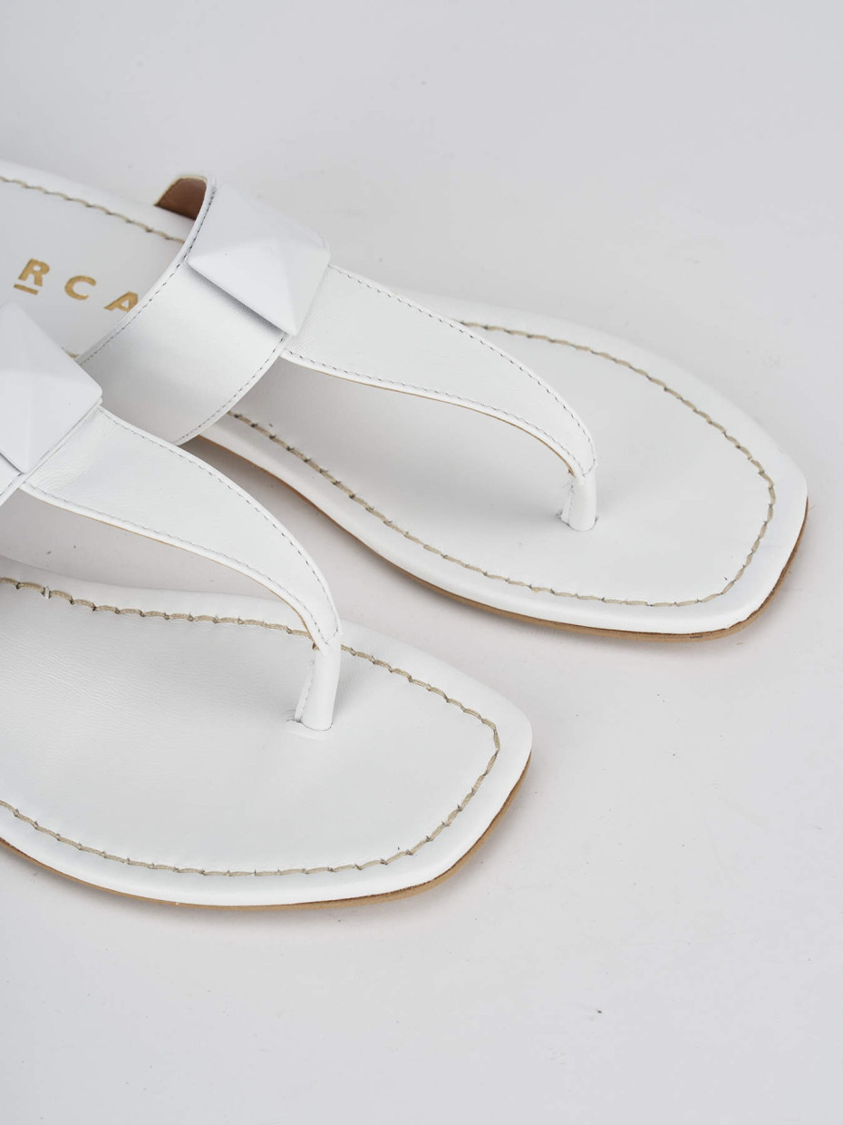 Slippers heel 1 cm white leather