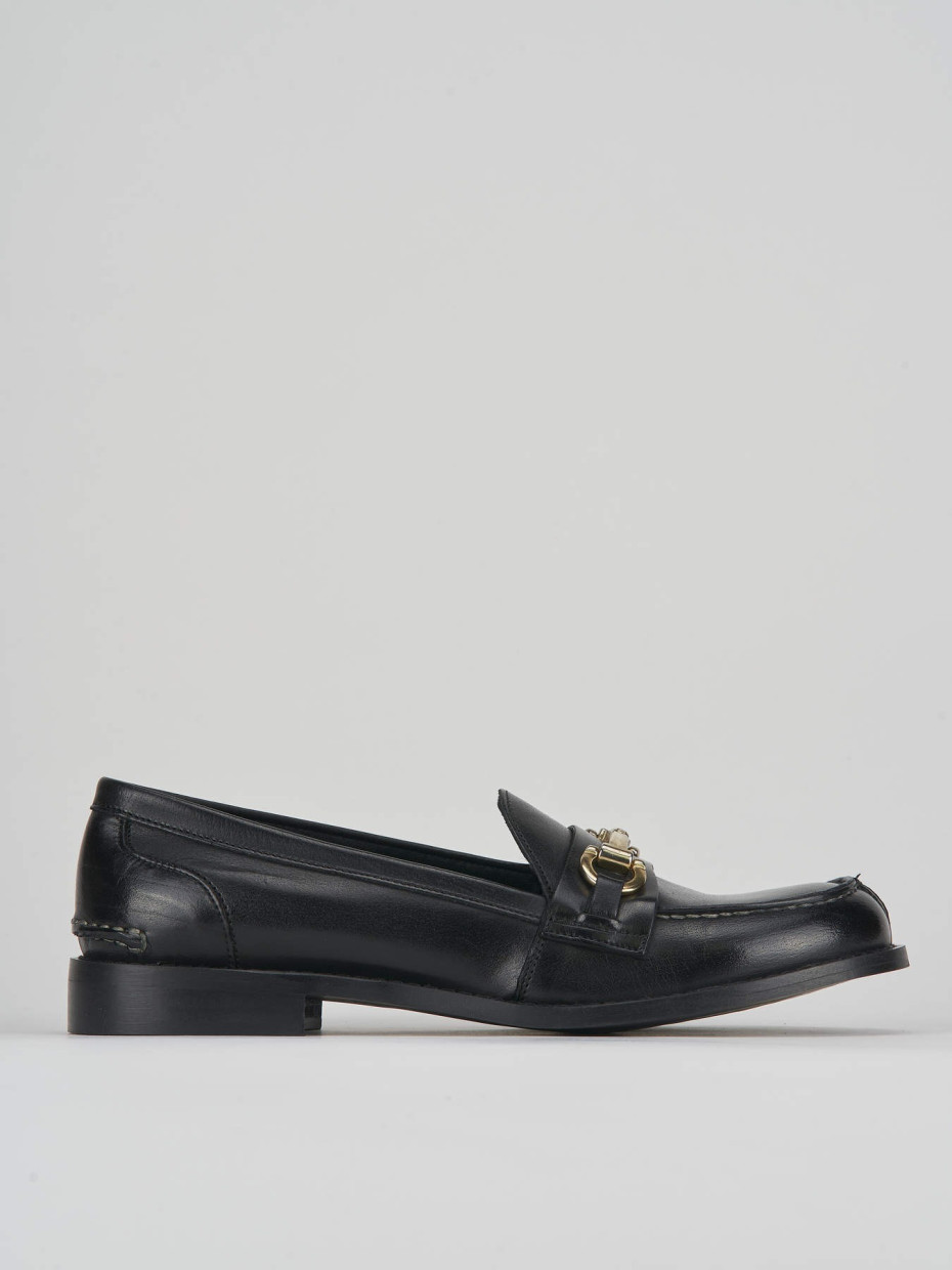 Loafers heel 2 cm black leather