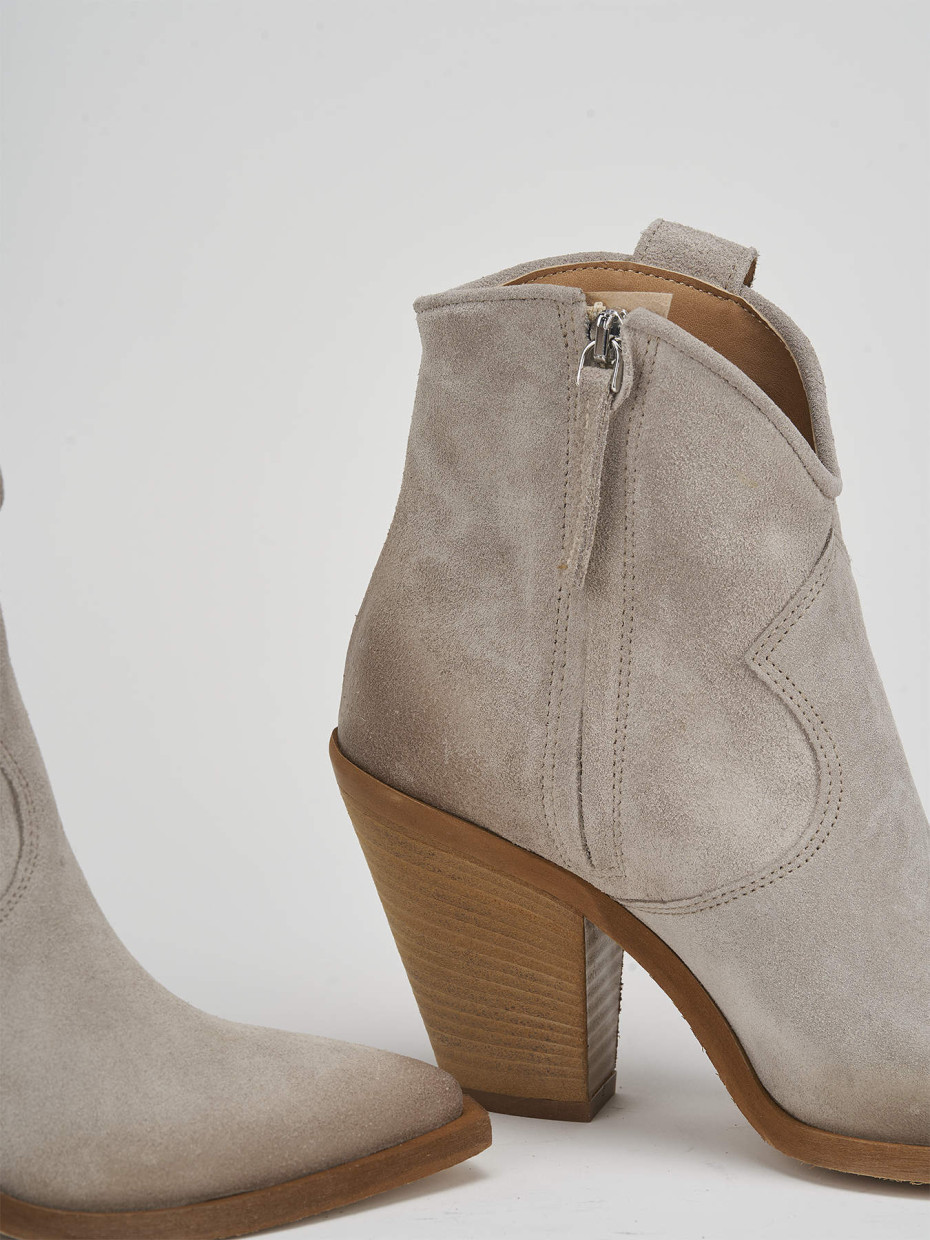 High heel ankle boots heel 7 cm beige suede