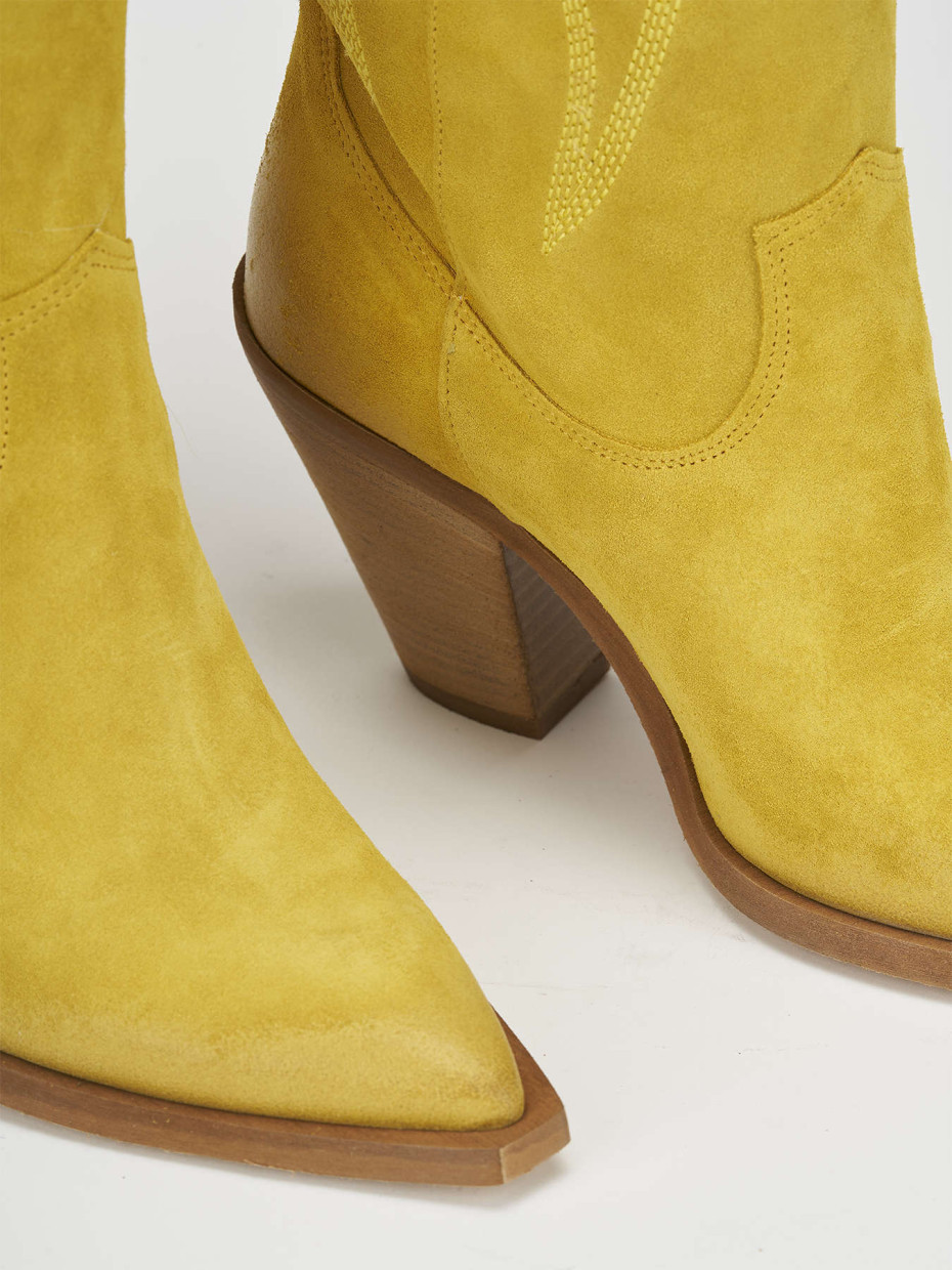 High heel boots heel 7 cm yellow suede