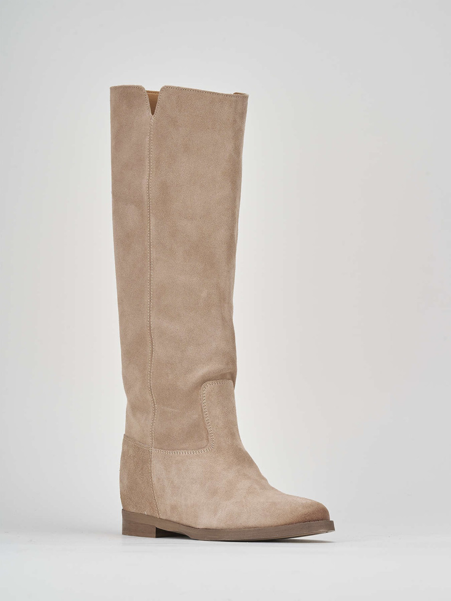 Low heel boots heel 2 cm beige suede