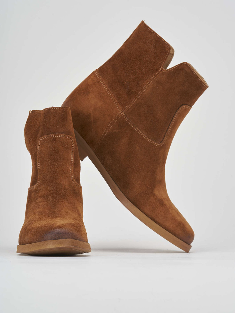 Low heel ankle boots heel 2 cm brown suede