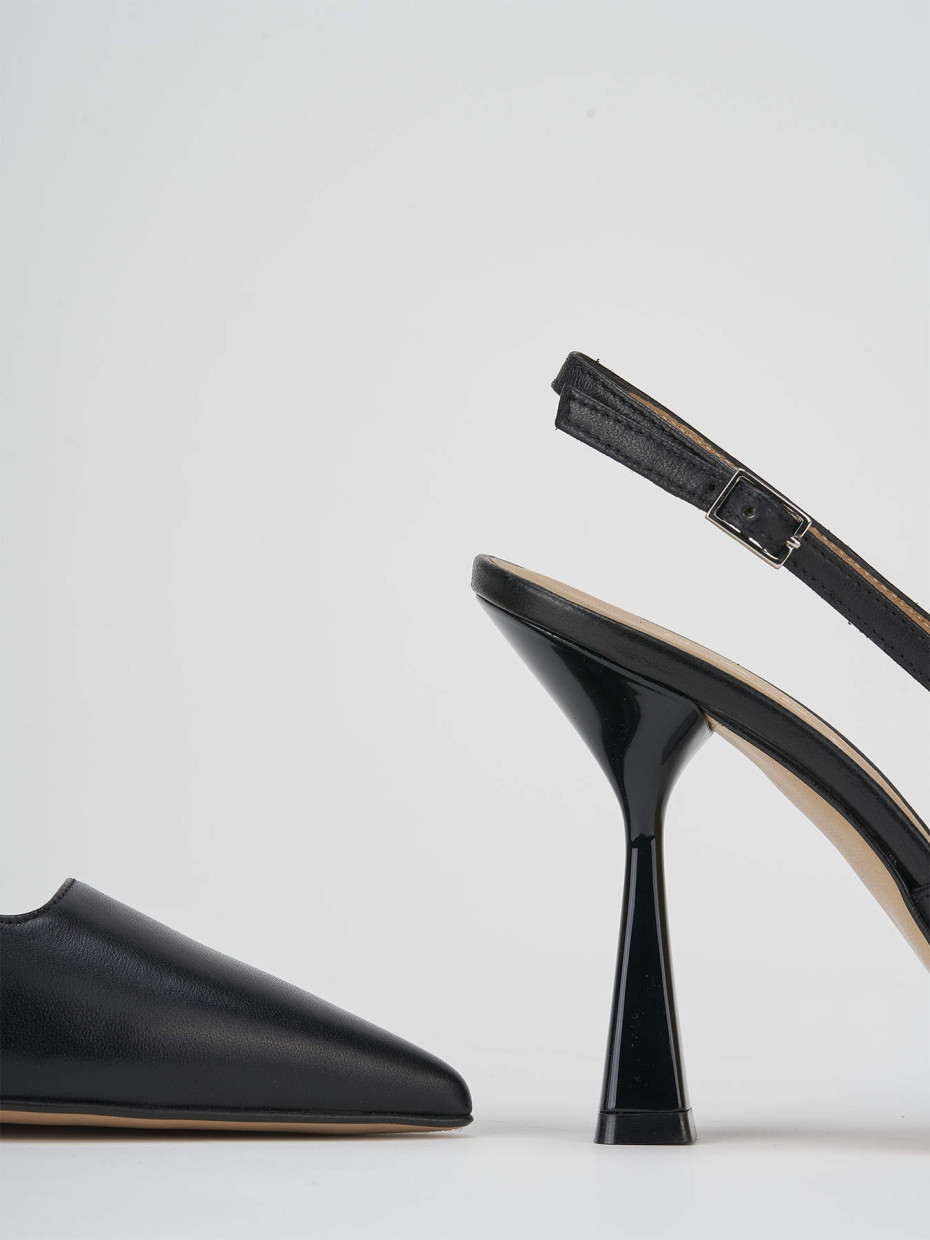 Slingback decolte tacco 8 nero pelle