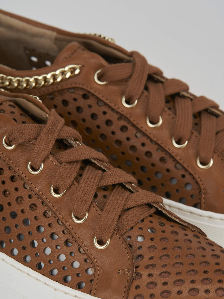 Sneakers brown leather