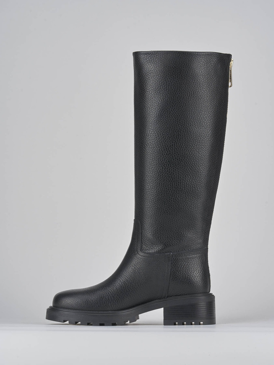 Low heel boots heel 2 cm black leather