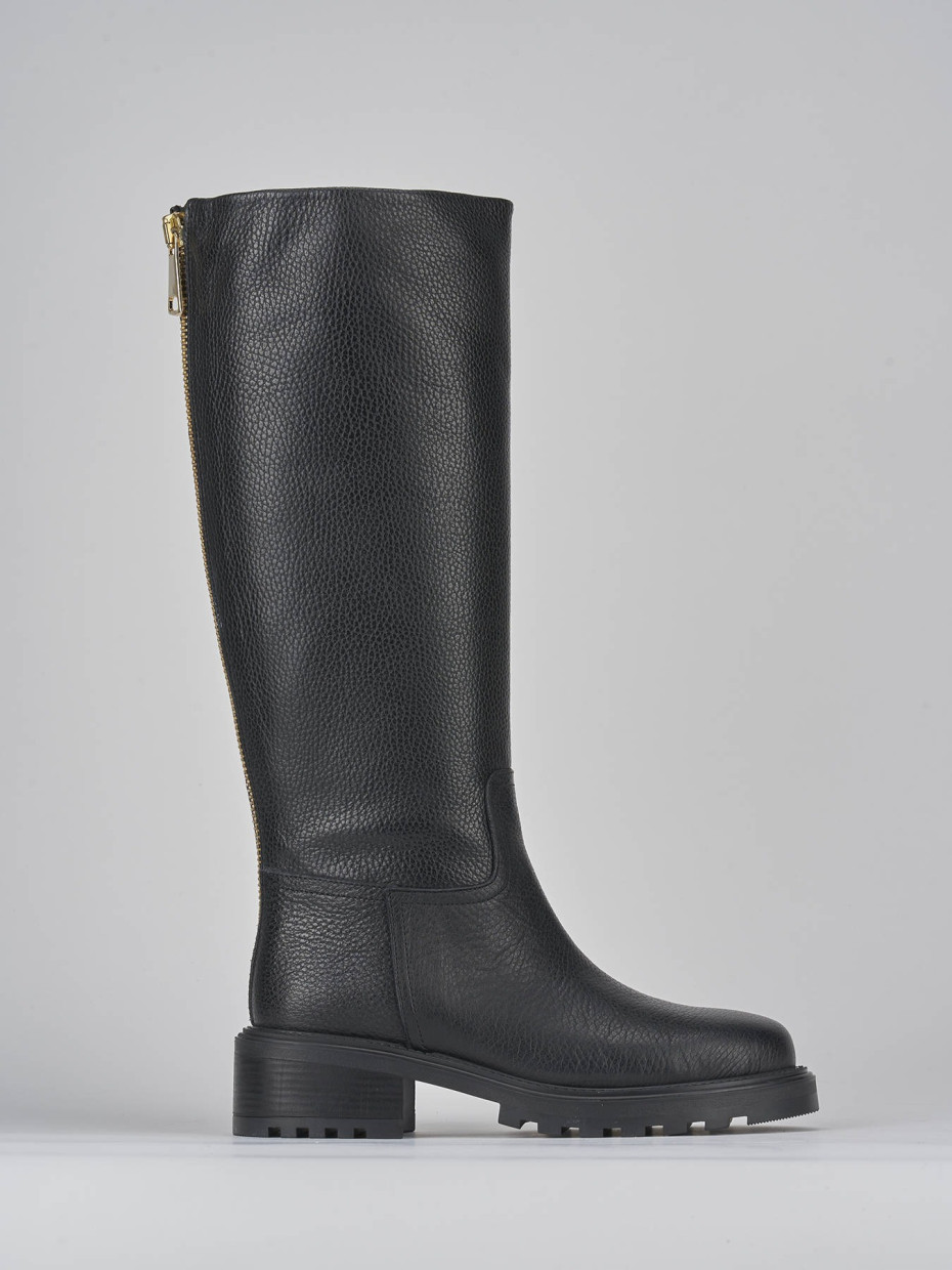 Low heel boots heel 2 cm black leather