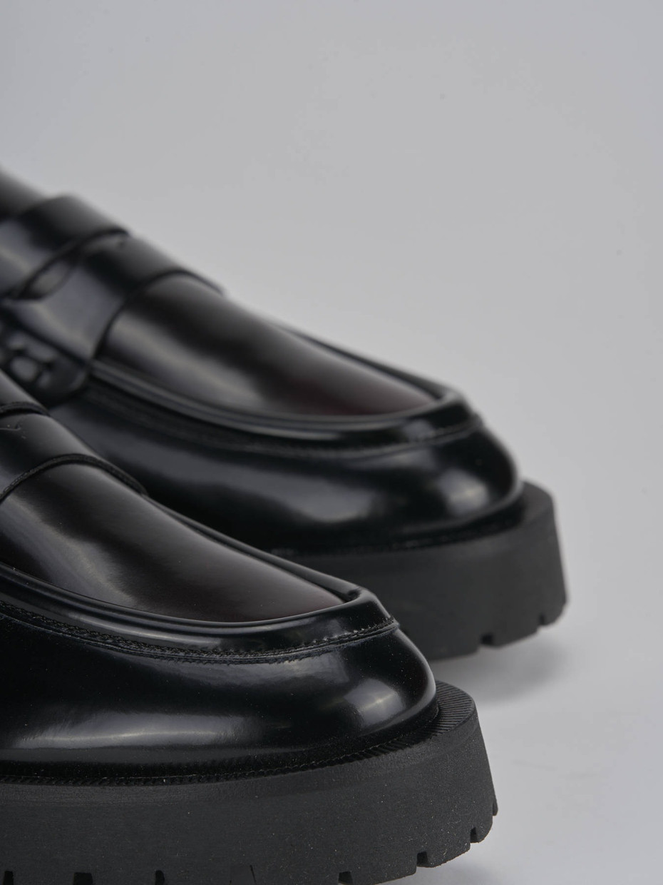 Loafers heel 2 cm black leather