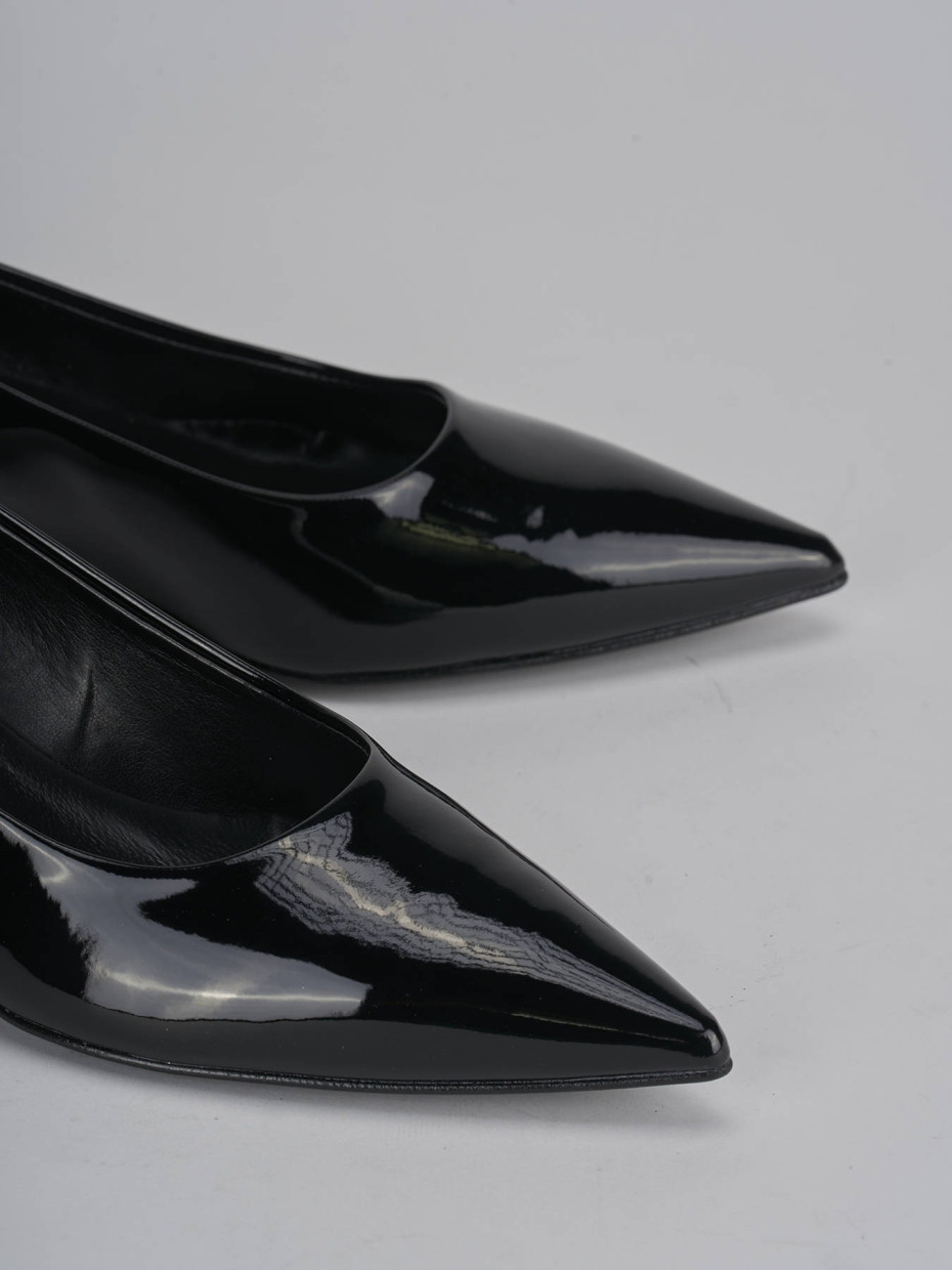 Pumps heel 4 cm black patent