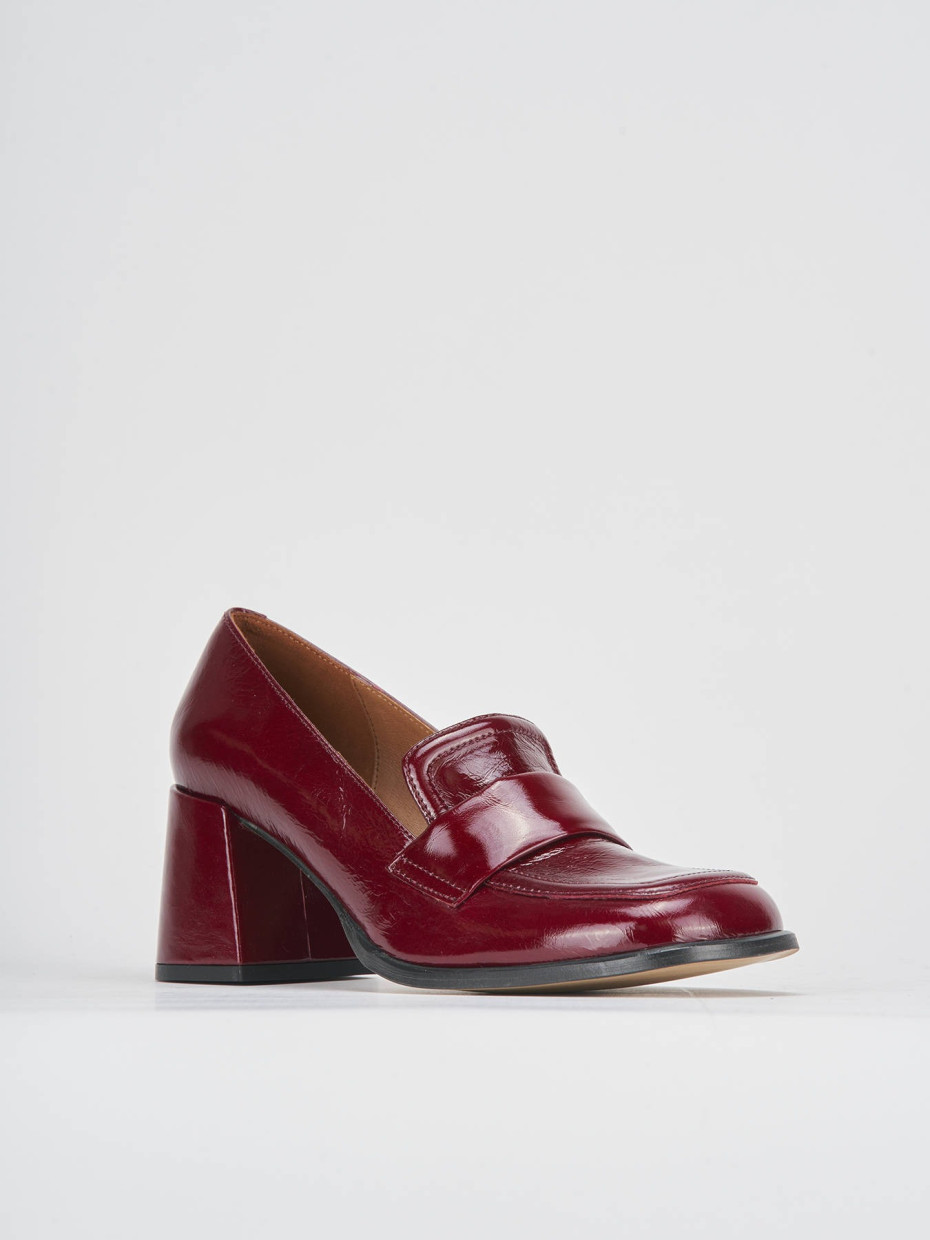 Loafers heel 8 cm bordeaux patent