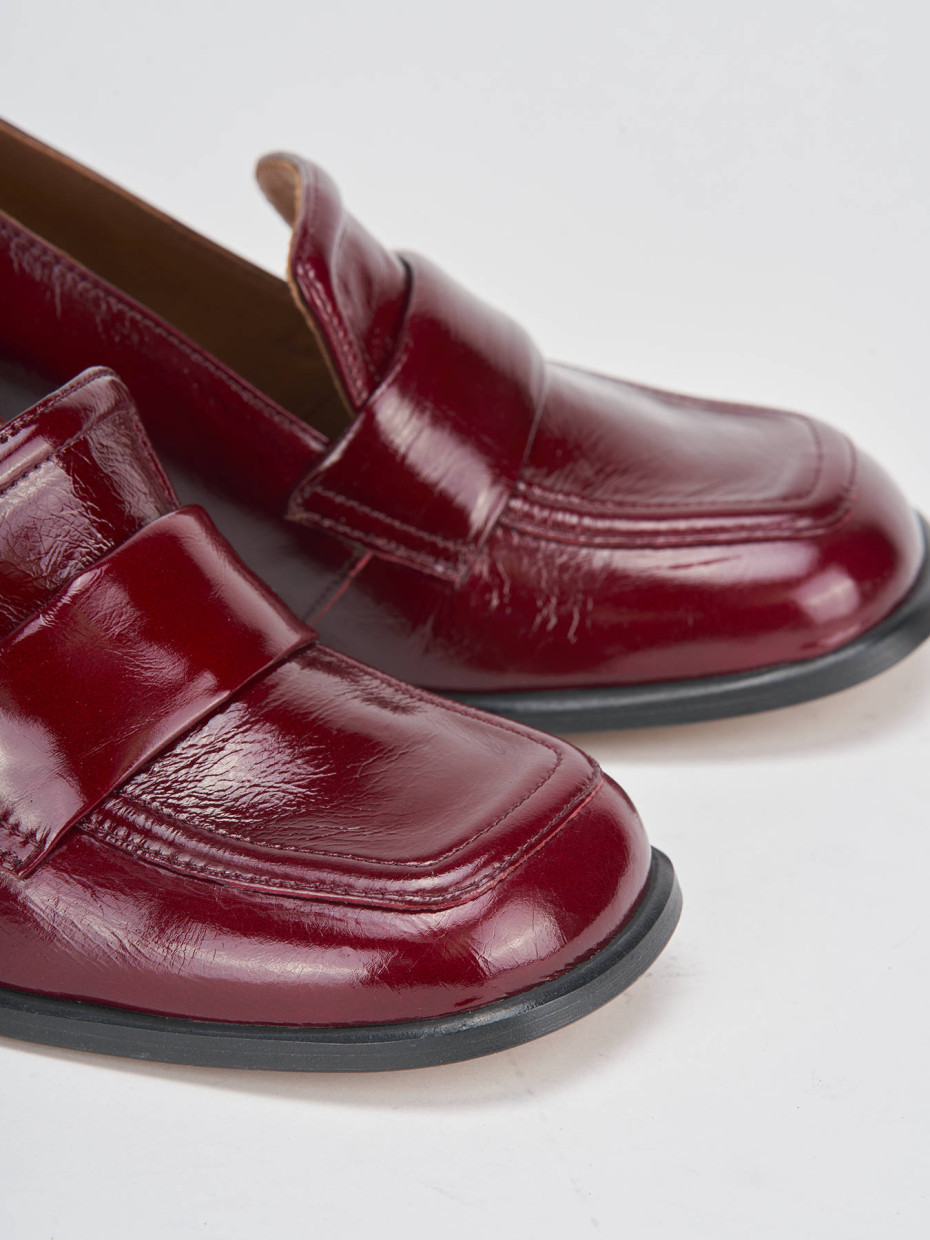 Loafers heel 8 cm bordeaux patent