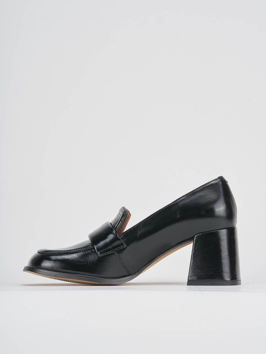 Loafers heel 8 cm black patent