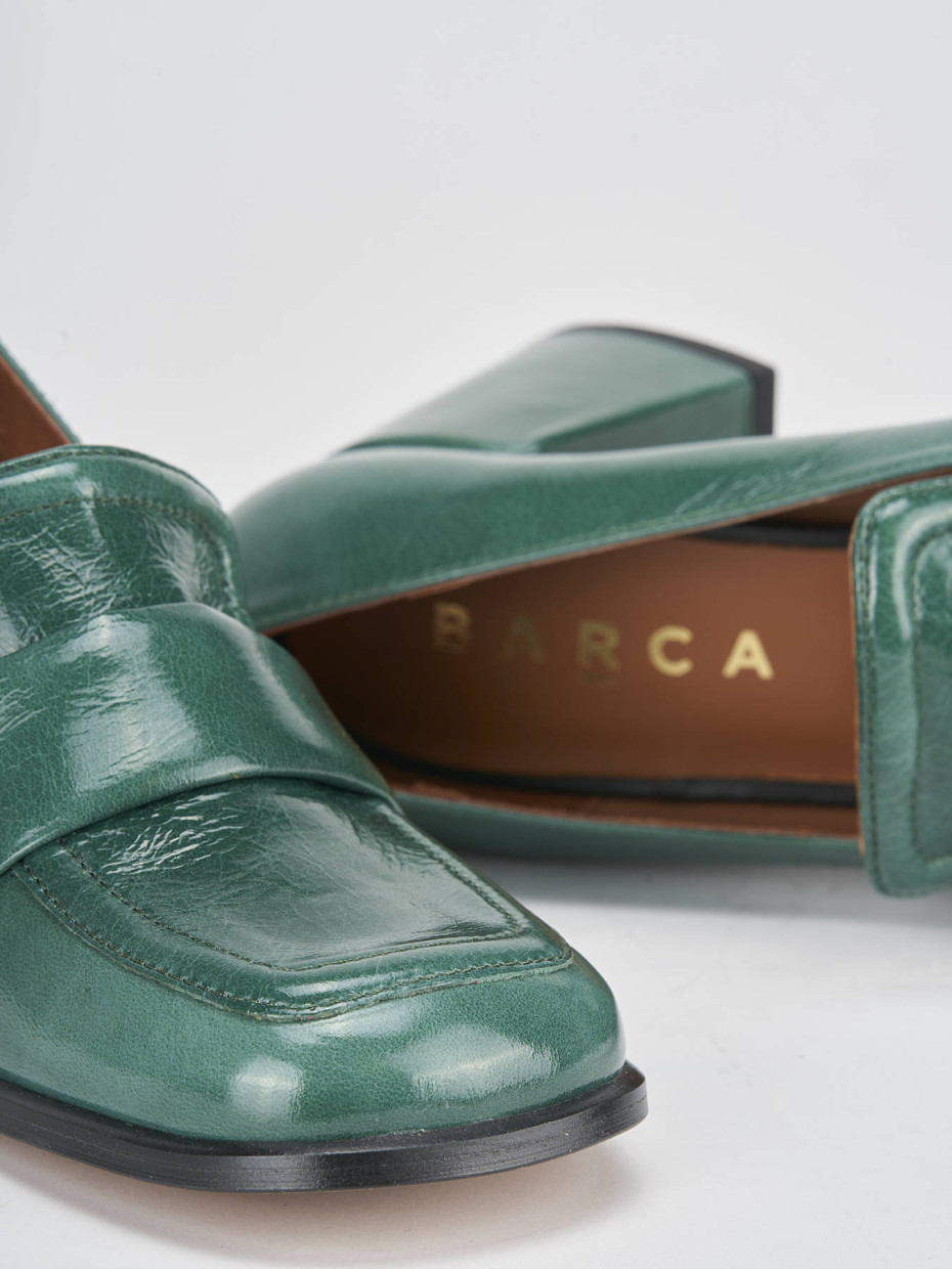Loafers heel 8 cm green patent